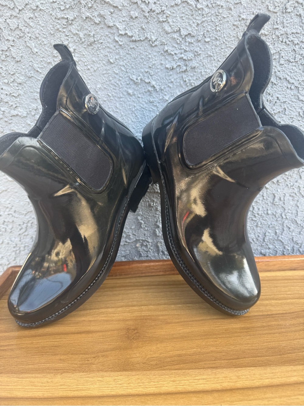 Michael Kors Black Glossy Rain Ankle Boots Size 8 - MK Fulton Waterproof - Picture 2 of 14